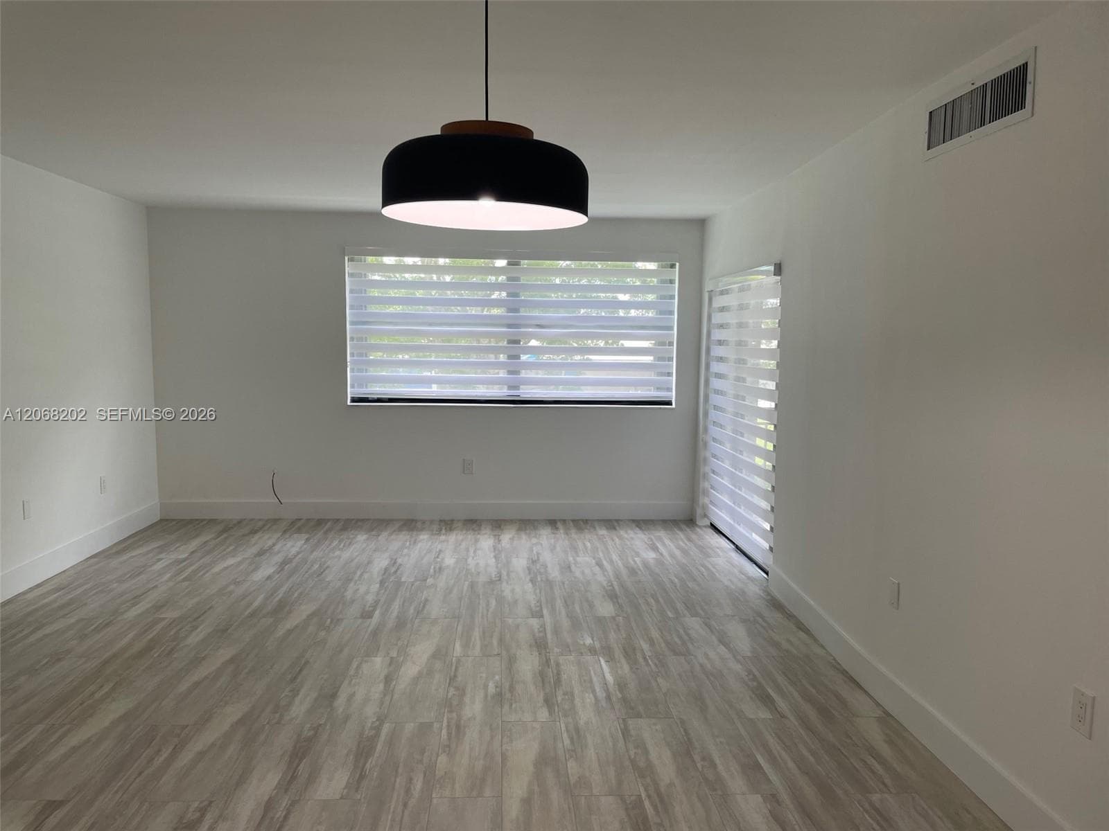 460 W Park Dr # 207, Miami, FL 33172