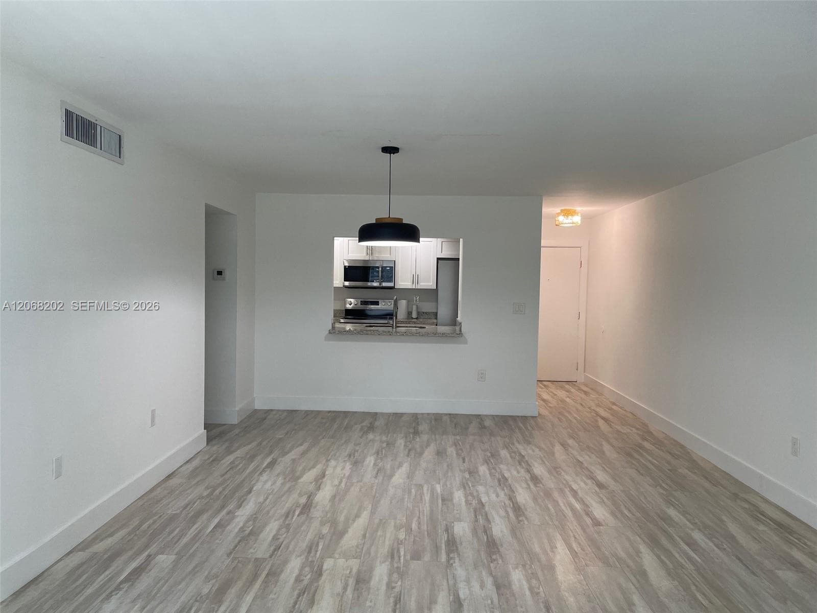 460 W Park Dr # 207, Miami, FL 33172 photo 5