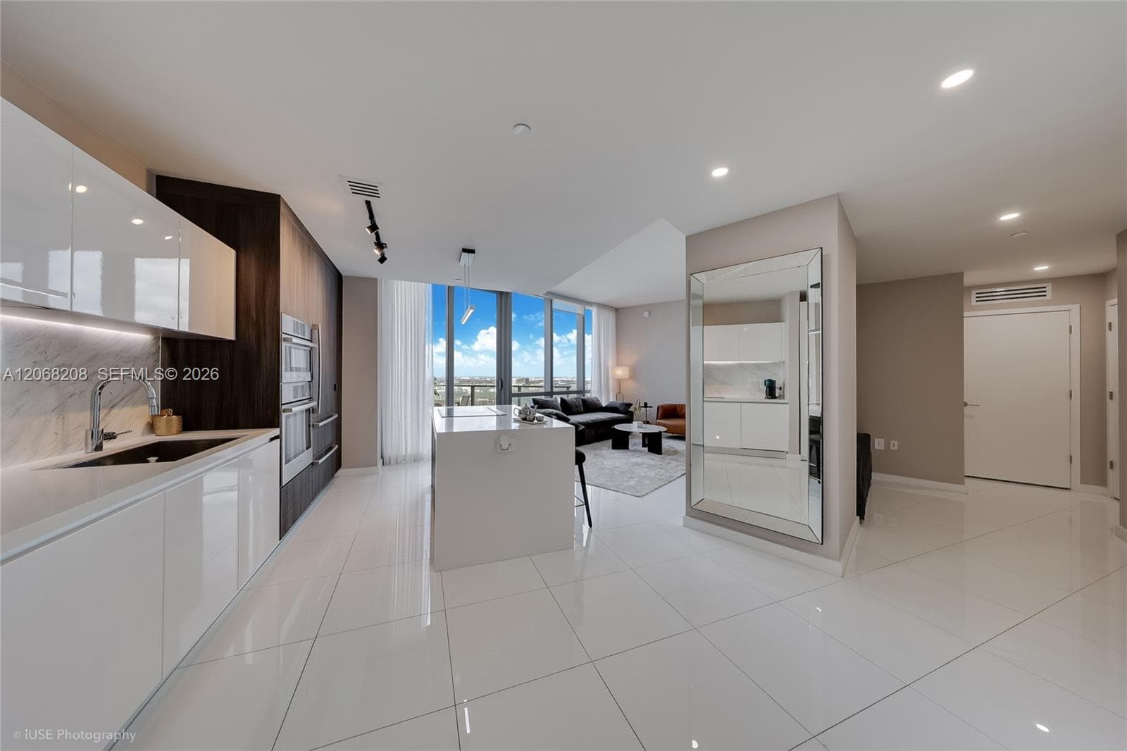 851 NE 1st Ave # 3402, Miami, FL 33132 photo 3