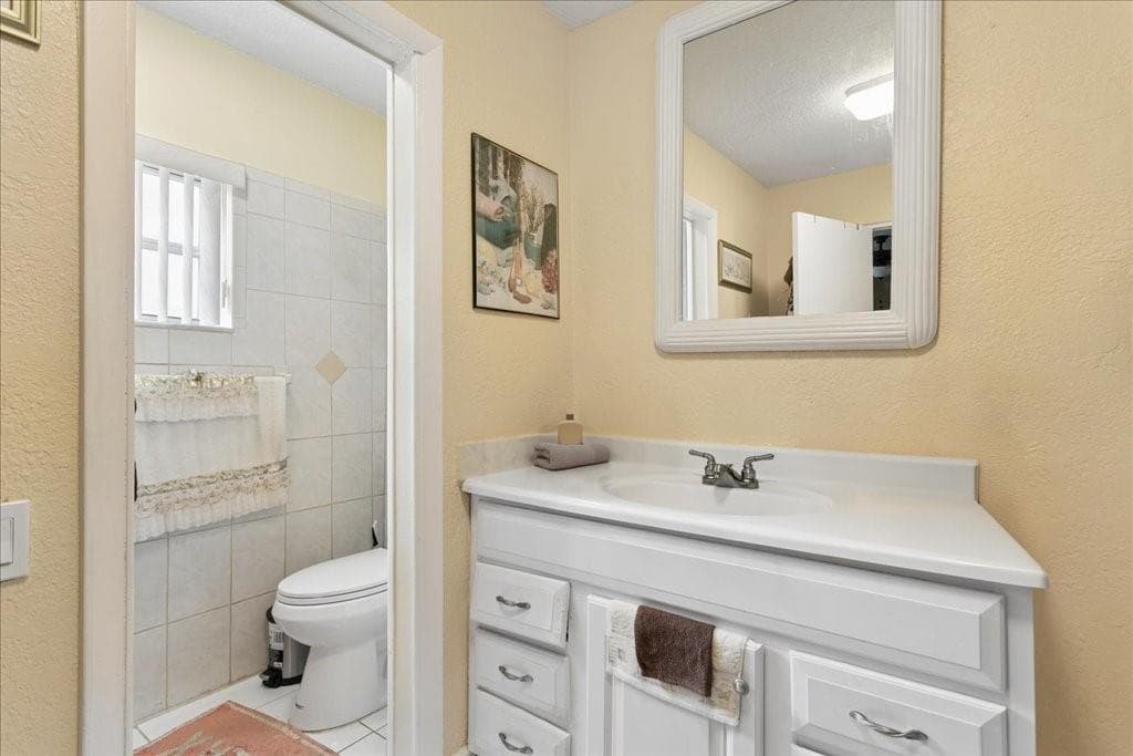 4290 NW 49th Terrace NW, Lauderdale Lakes FL 33319 photo 5