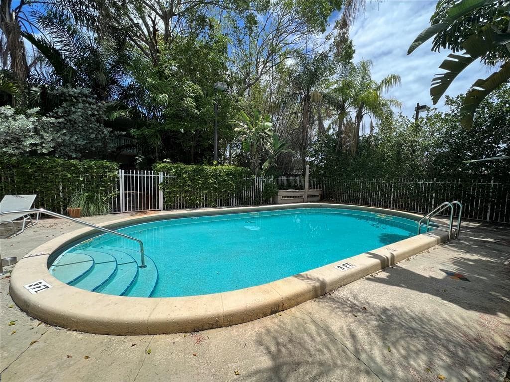 1423 HOLLY HEIGHTS Drive # 7, Fort Lauderdale, FL 33304 photo 5