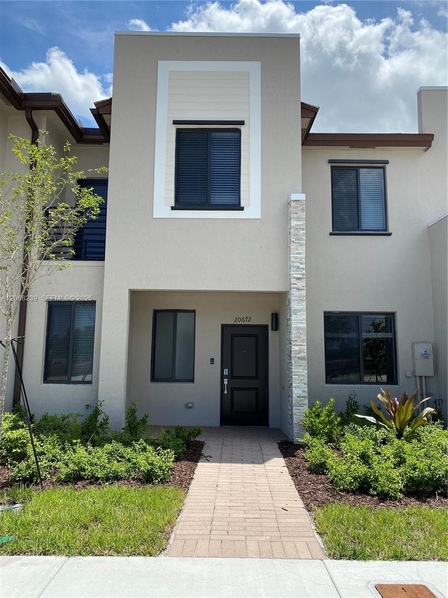 20672 NE 7th Pl # 20672, Miami FL 33179