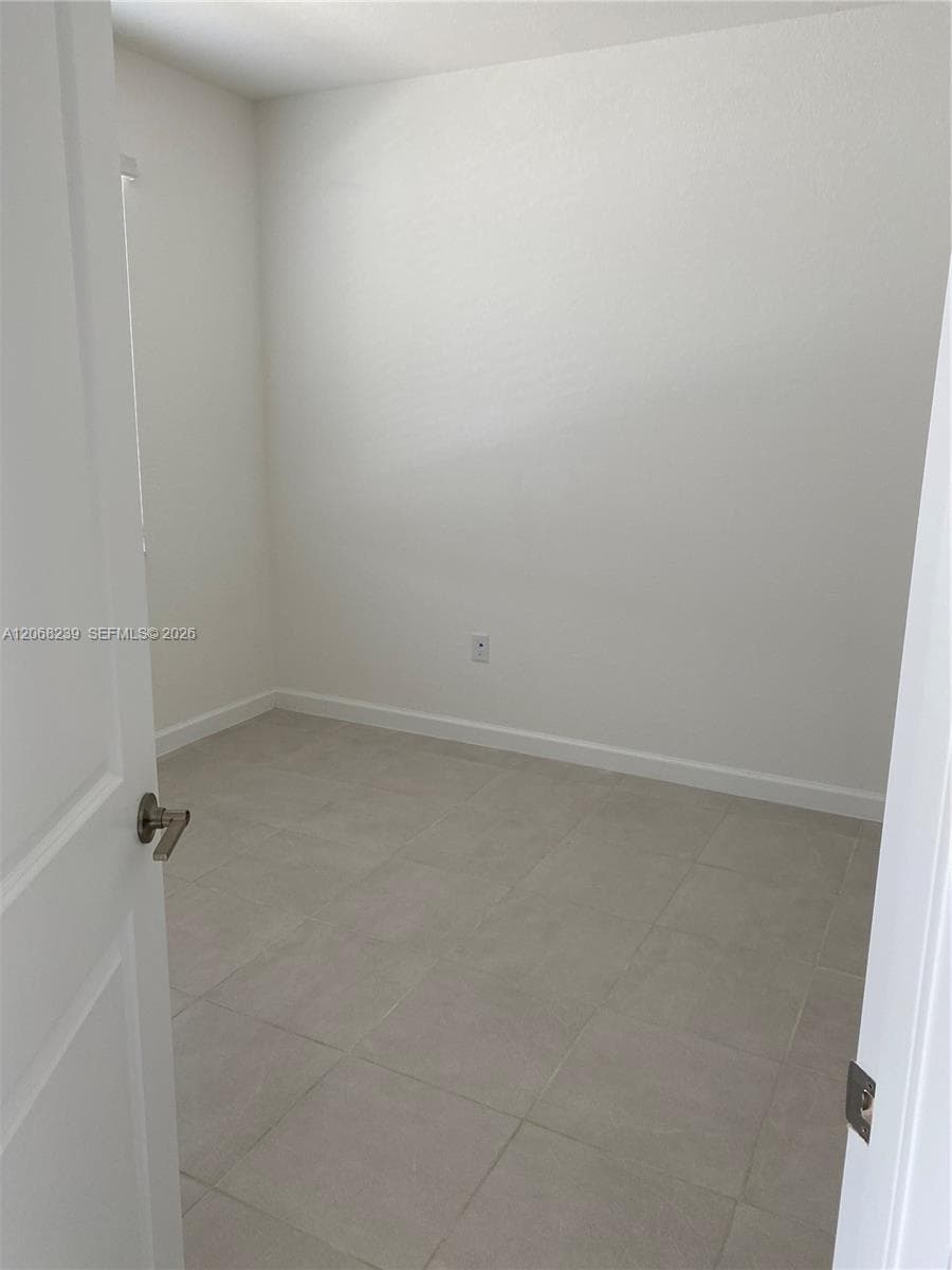 20672 NE 7th Pl # 20672, Miami FL 33179 photo 5