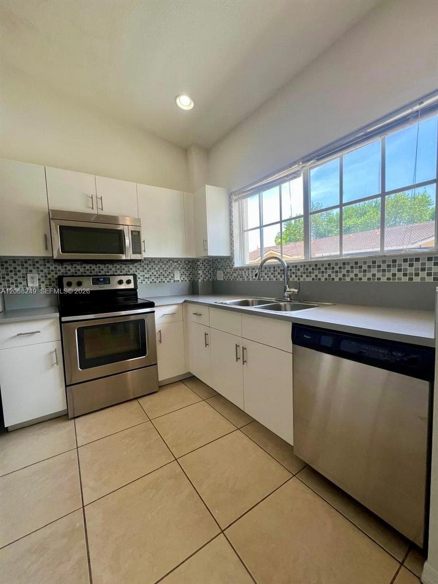 3824 SW 48th Ave # 3824, Hollywood, FL 33023 photo 3