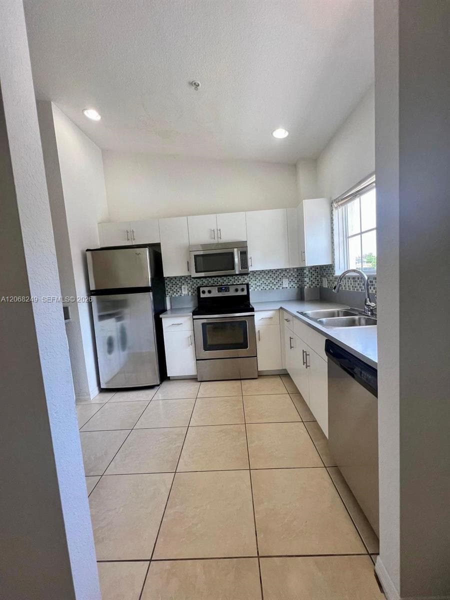 3824 SW 48th Ave # 3824, Hollywood, FL 33023 photo 4