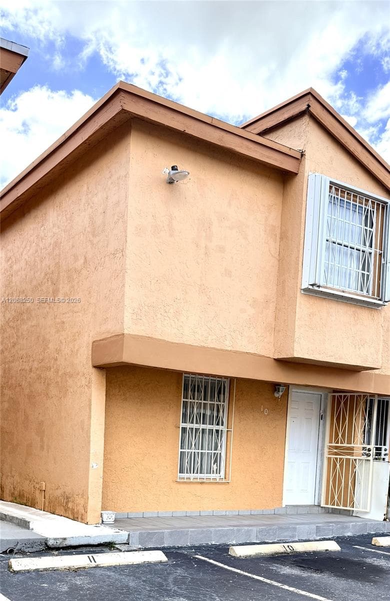 1701 W 42nd Pl # 10, Hialeah FL 33012 photo 2