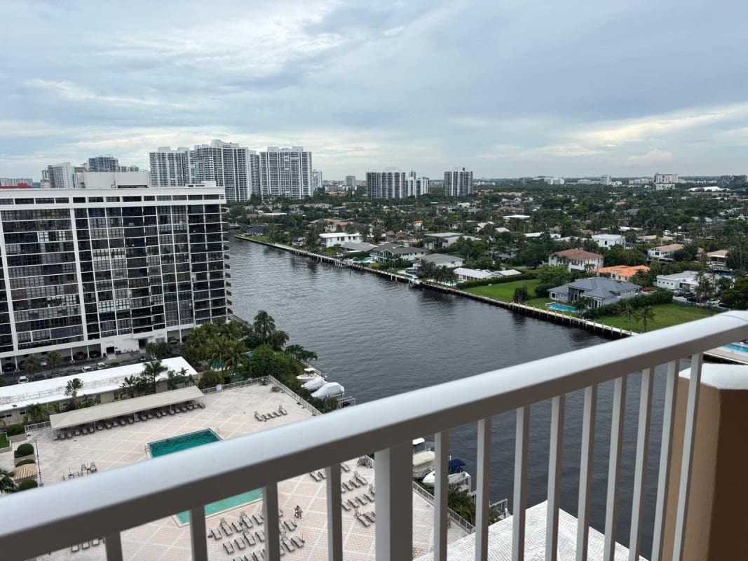 1965 S Ocean Drive # 16P, Hallandale Beach FL 33009