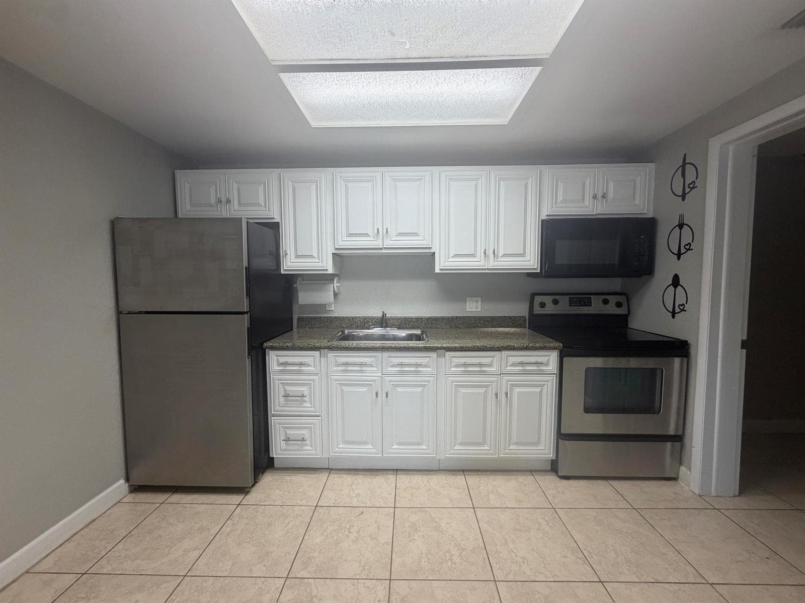 7194 Southgate Boulevard, Tamarac FL 33321 photo 3