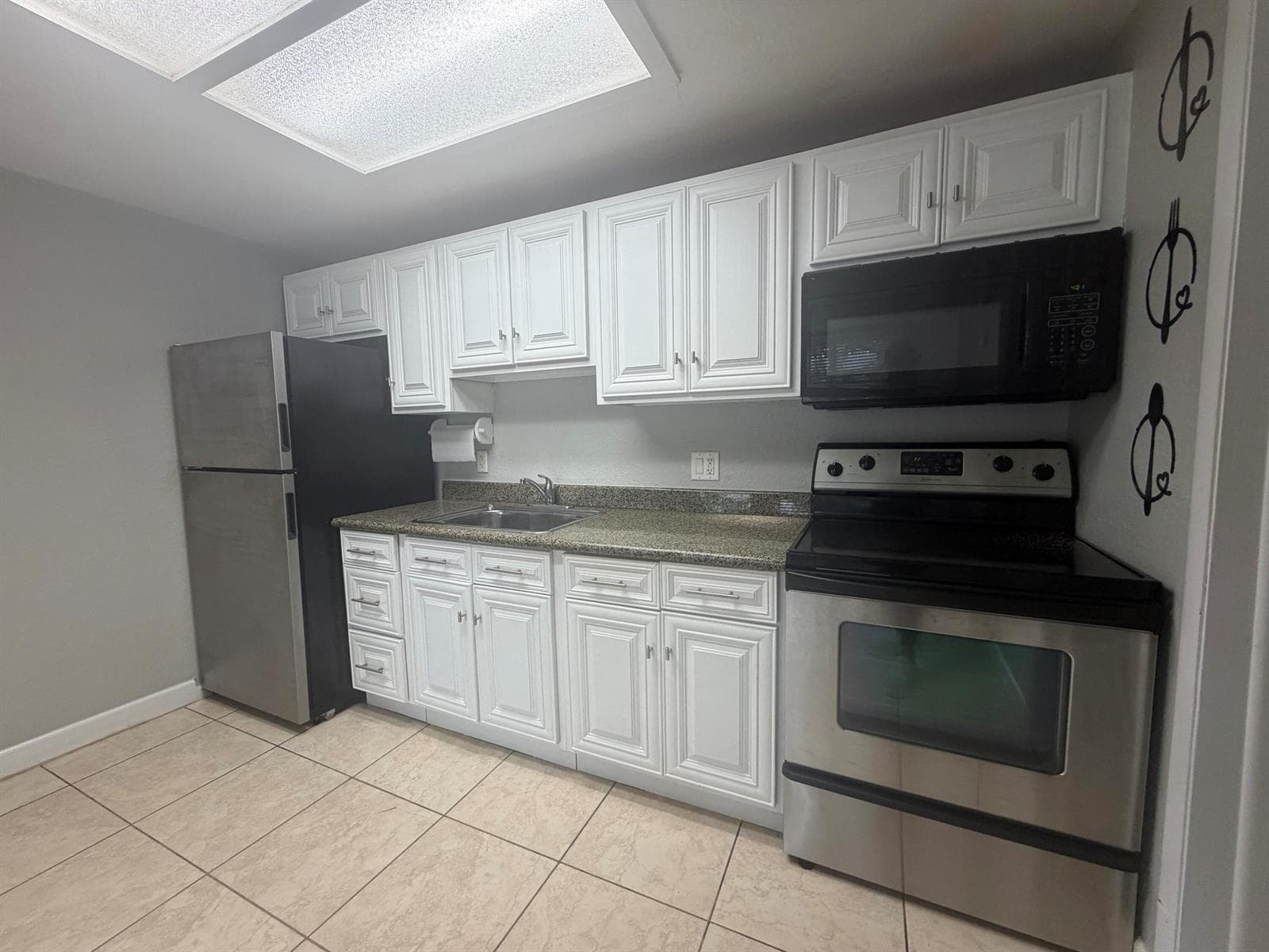 7194 Southgate Boulevard, Tamarac FL 33321 photo 4