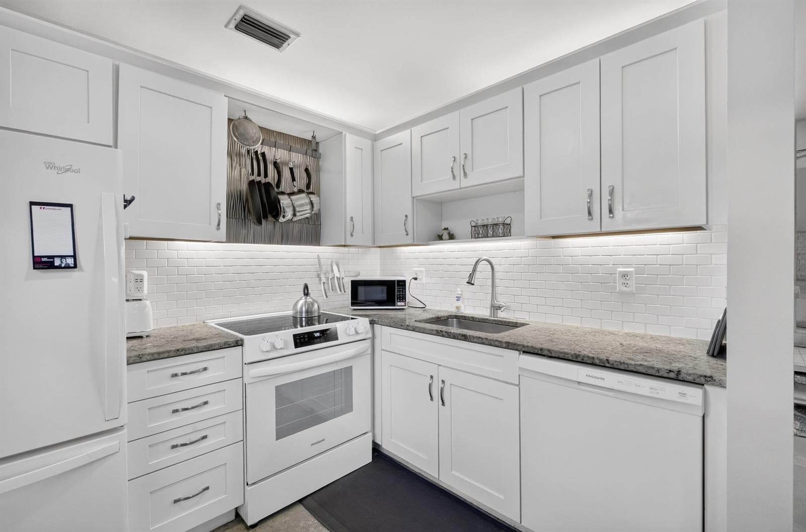 72 Royal Oak Court # 202, Vero Beach FL 32962 photo 4