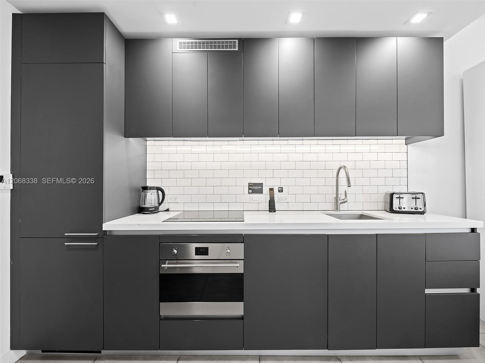 227 NE 2nd St # 2501, Miami FL 33132 photo 3