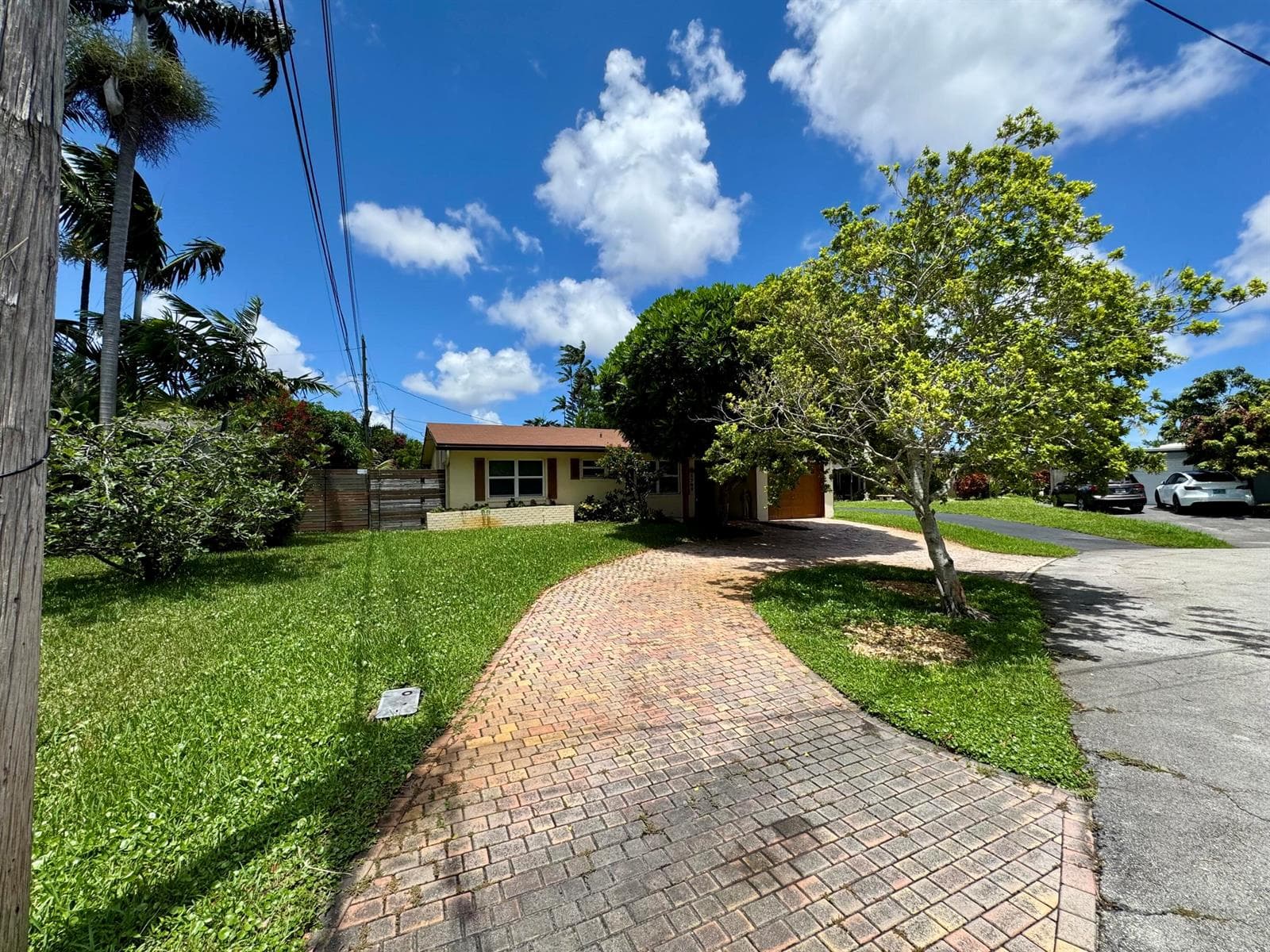 1785 NW 39TH Place, Oakland Park FL 33309 photo 3