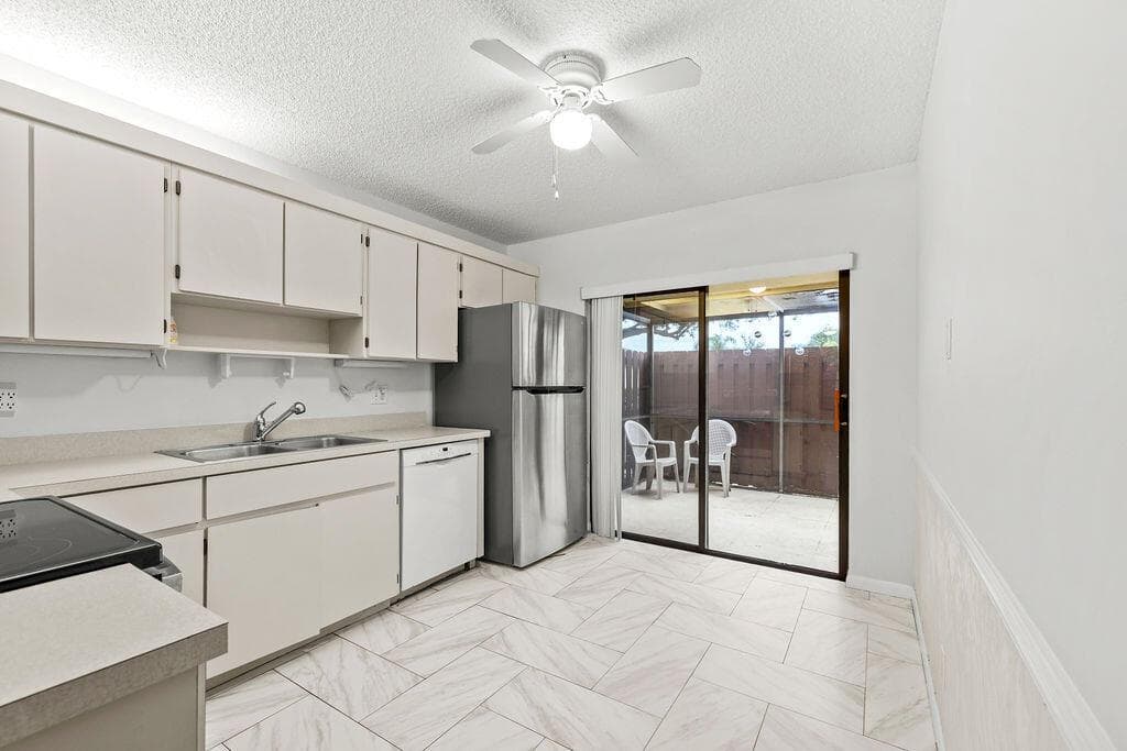 8019 SE Villa Circle, Hobe Sound FL 33455 photo 5
