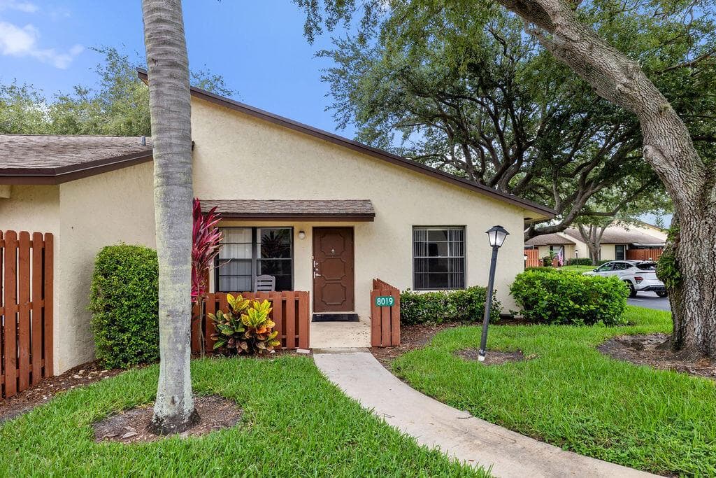 8019 SE Villa Circle, Hobe Sound FL 33455 photo 2