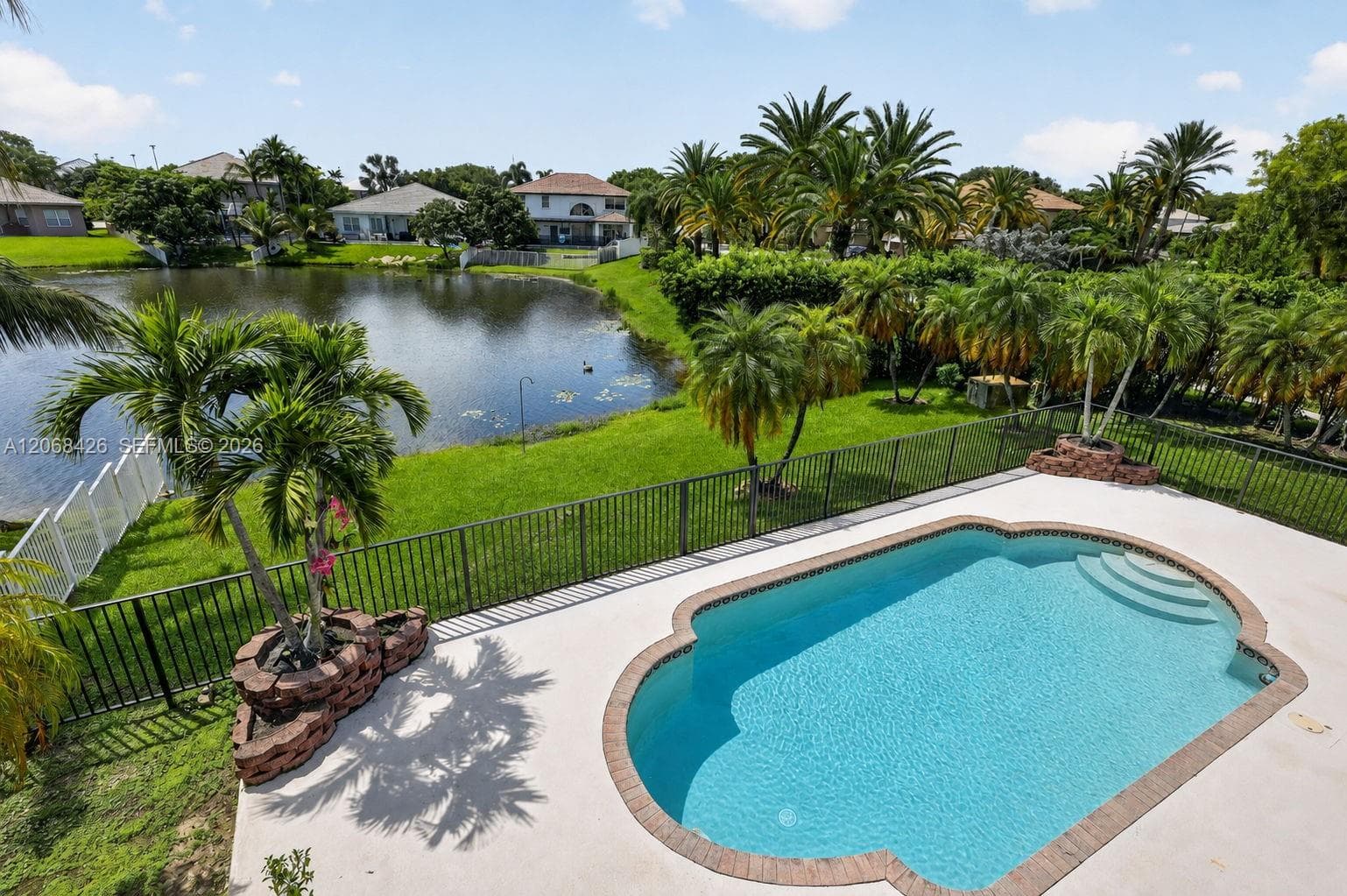 600 SW 167th Way, Pembroke Pines FL 33027 photo 2