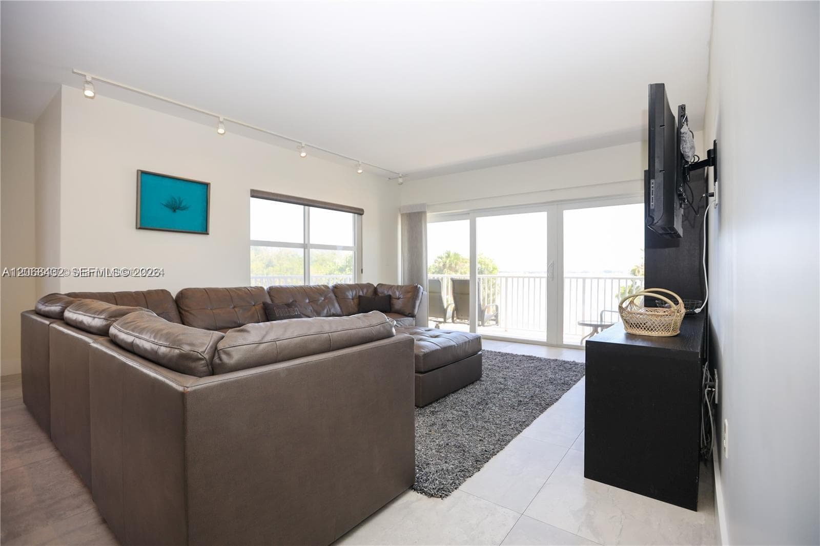 300 Bayview Dr # 216, Sunny Isles Beach FL 33160 photo 3