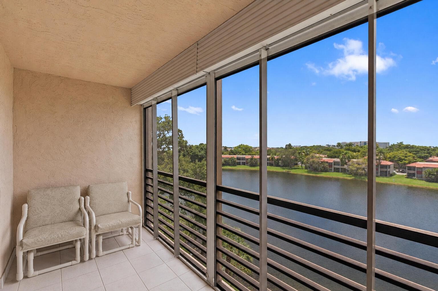 900 COLONY POINT Circle # 511, Pembroke Pines FL 33026 photo 2
