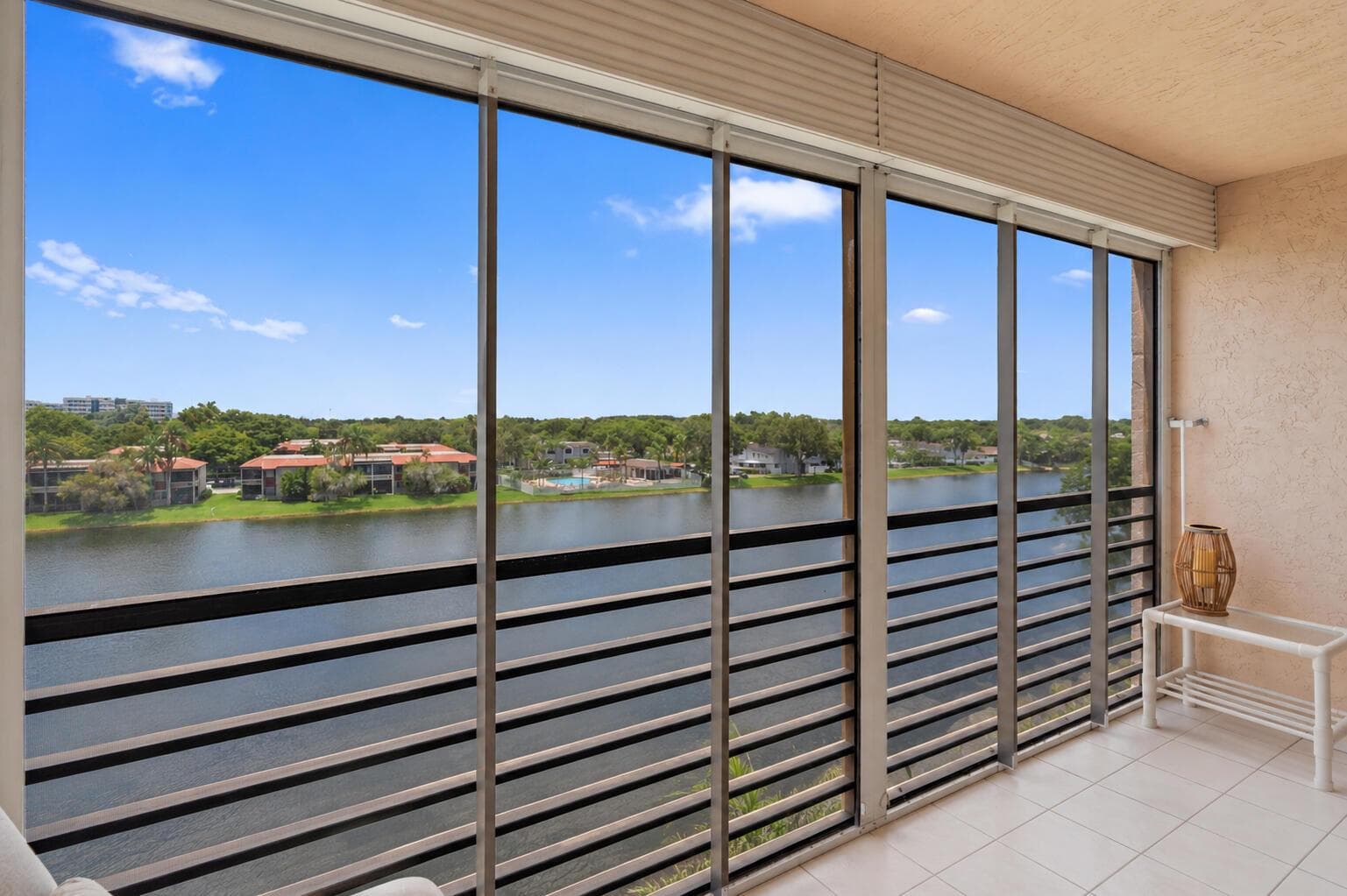 900 COLONY POINT Circle # 511, Pembroke Pines FL 33026 photo 3