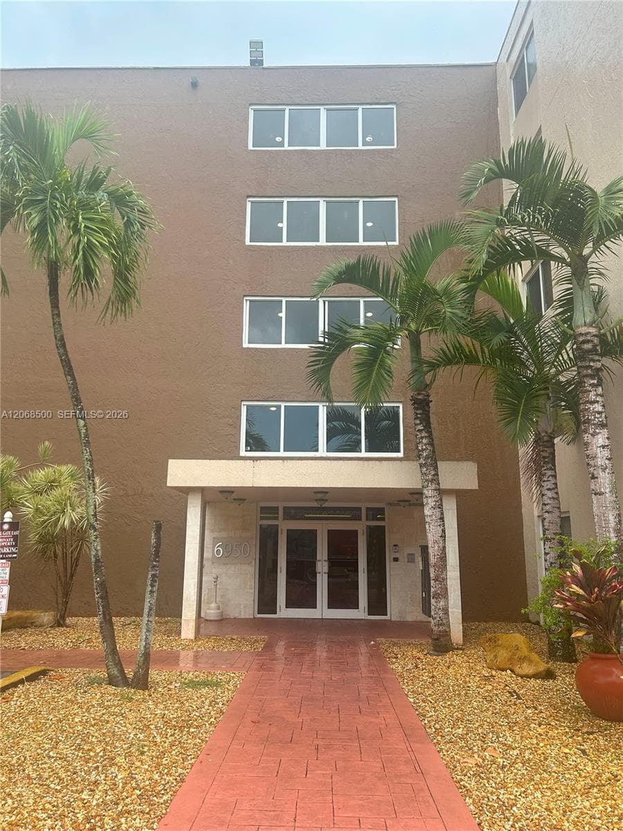 6950 Miami Gardens Dr # 2-117A, Hialeah FL 33015