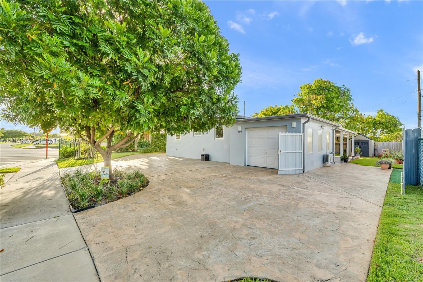 4275 SW 87th Ave, Miami FL 33165 photo 2