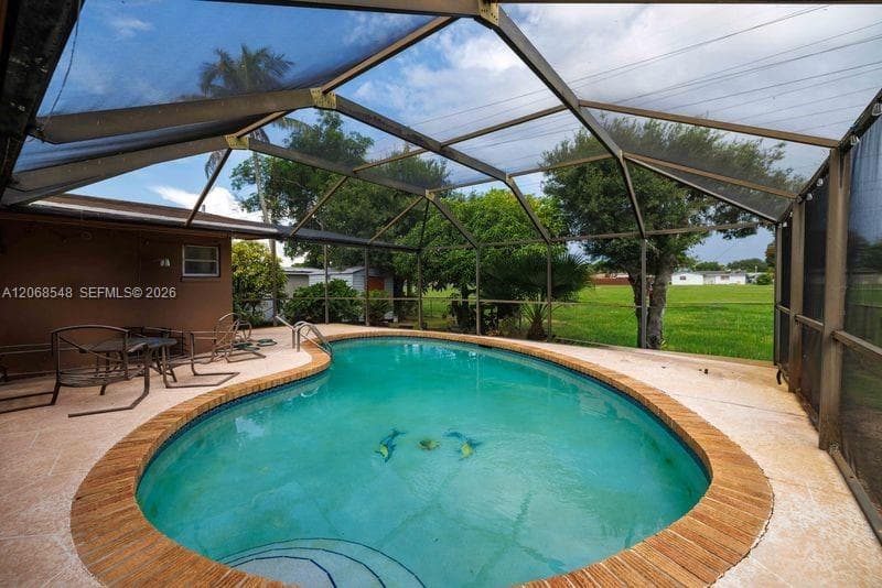 2160 NW 91st Ter, Pembroke Pines FL 33024 photo 2