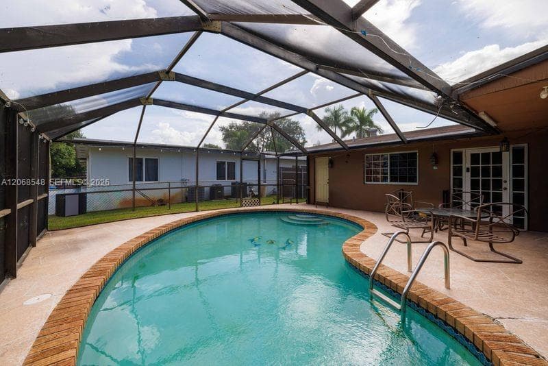2160 NW 91st Ter, Pembroke Pines FL 33024 photo 3