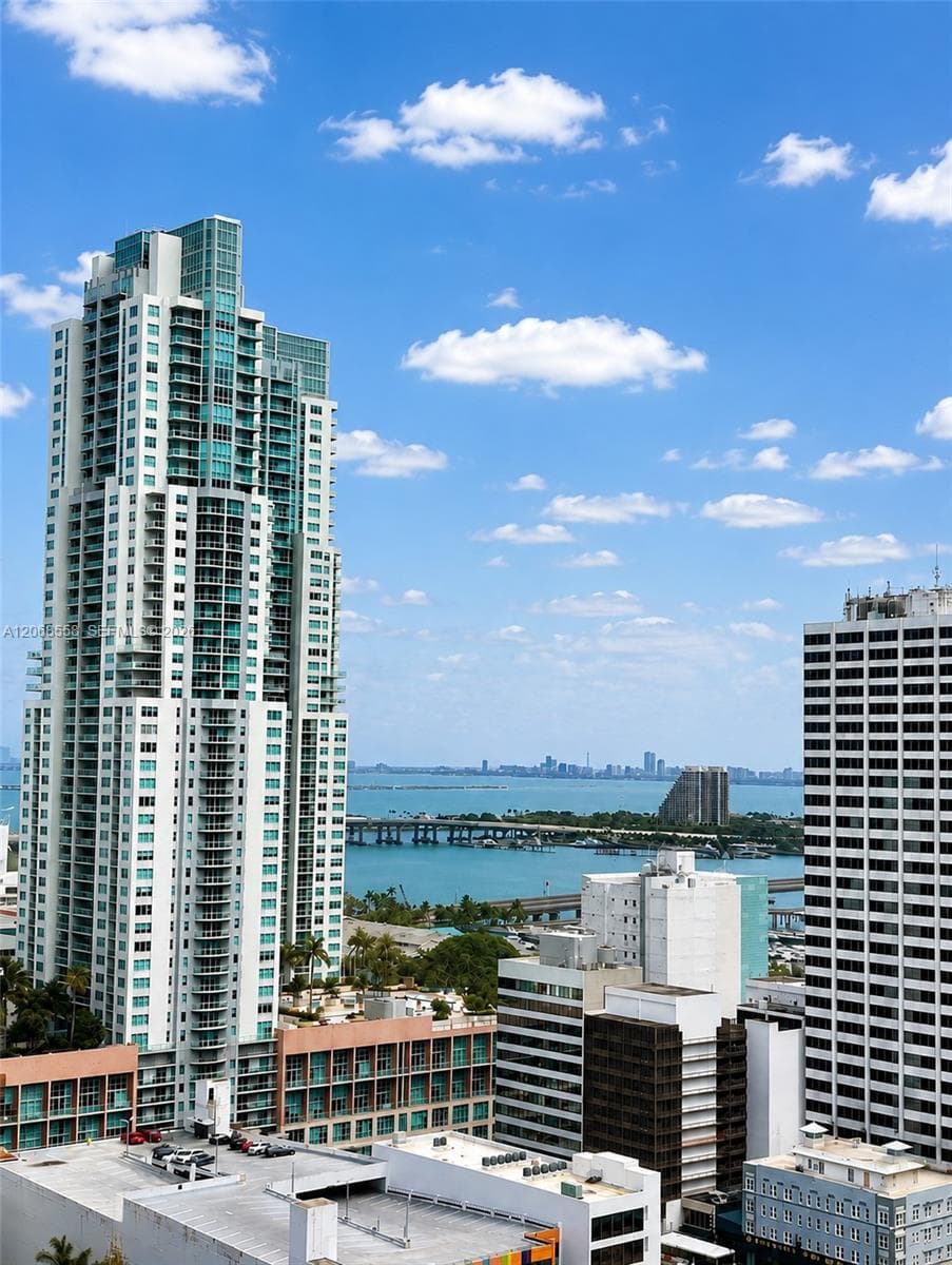 151 SE 1st St # 2406, Miami, FL 33131 photo 5
