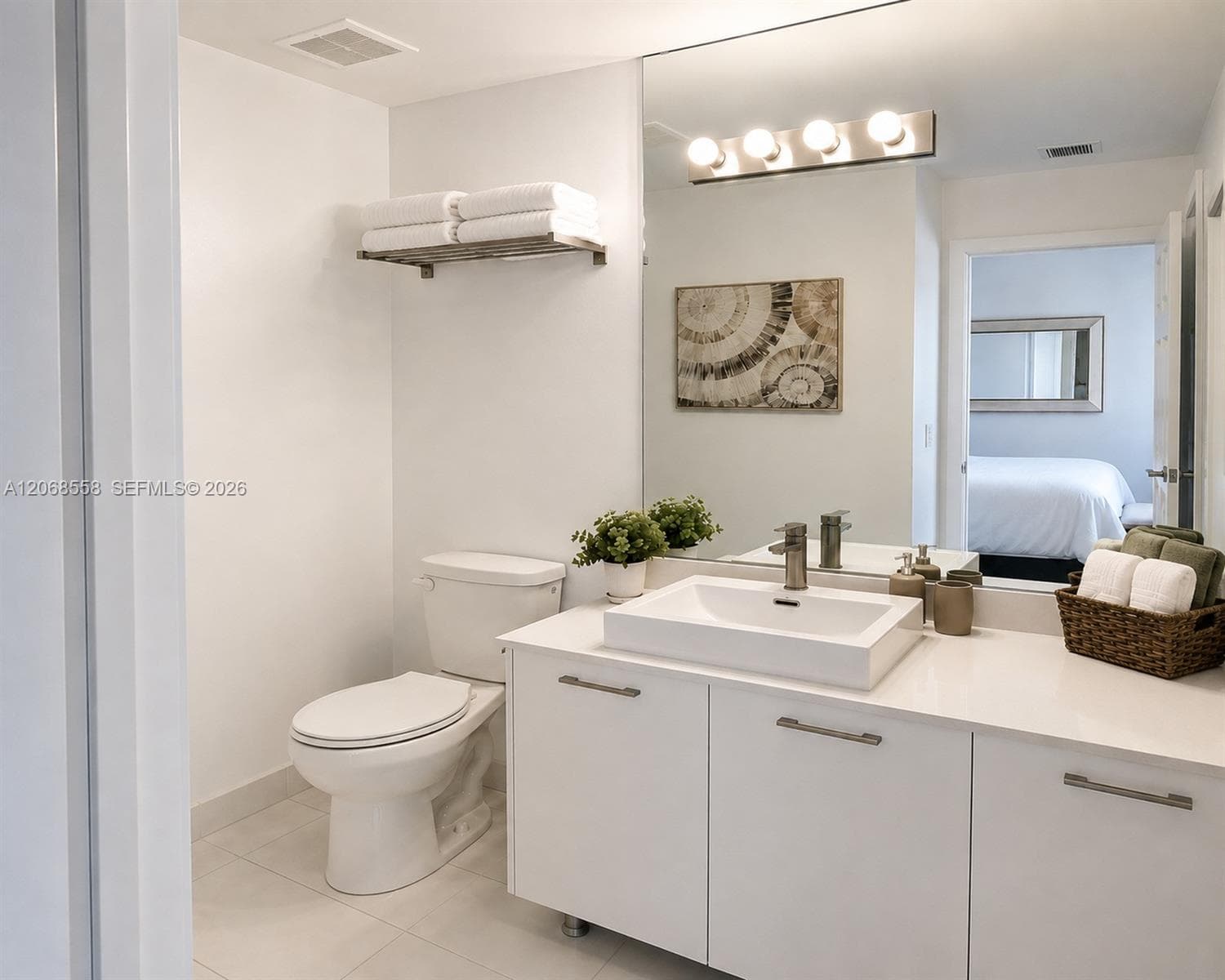 151 SE 1st St # 2406, Miami, FL 33131 photo 4