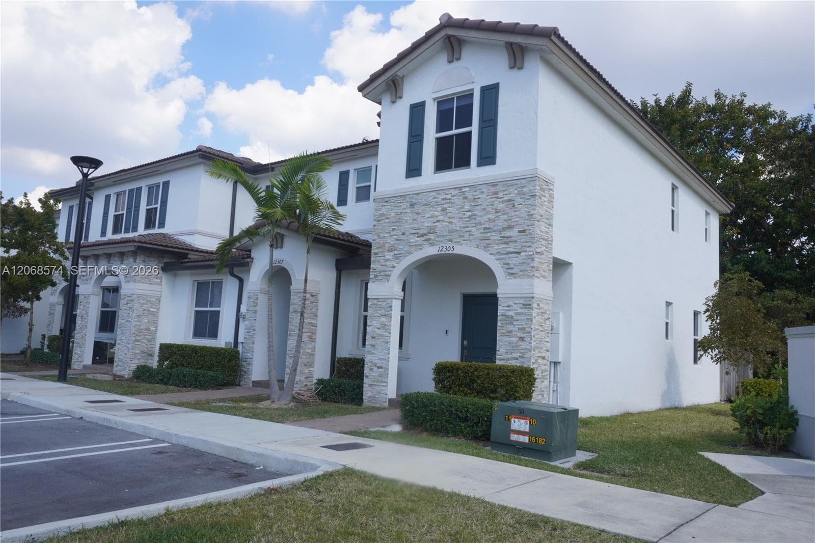 12305 NW 23 Ct, Miami FL 33167 photo 2