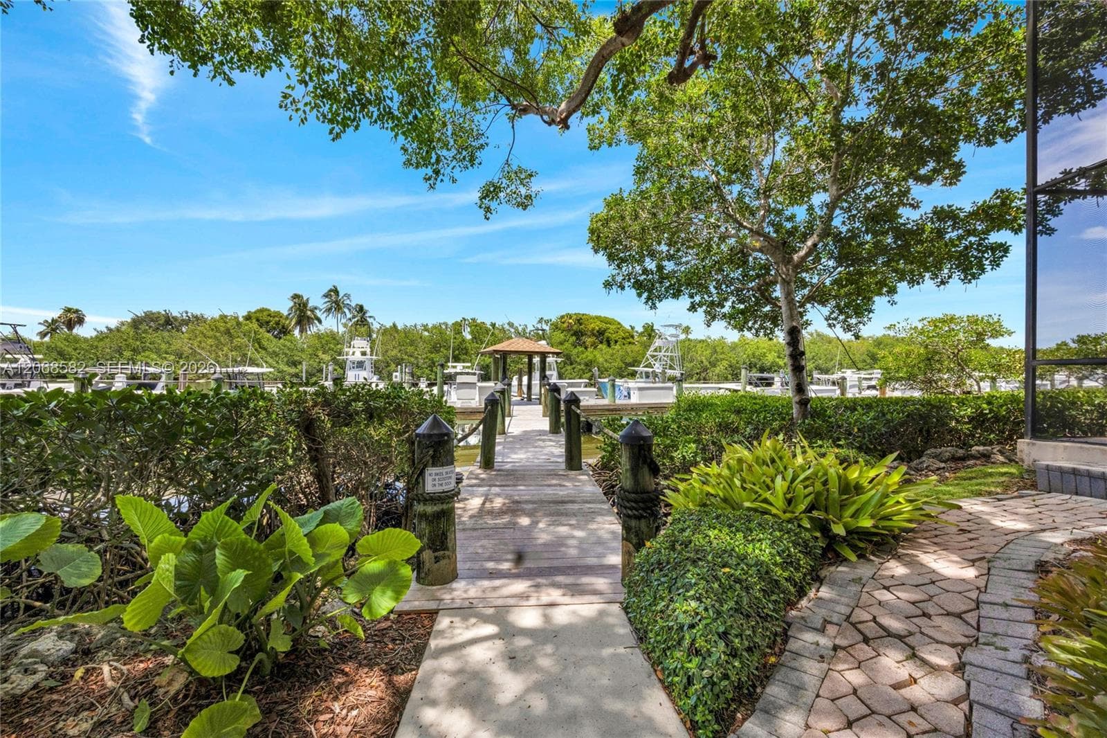 5996 Paradise Point Dr, Palmetto Bay FL 33157 photo 4