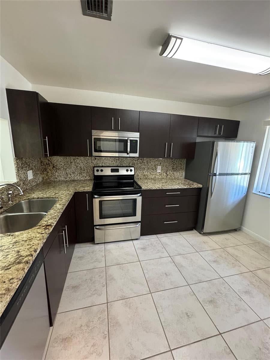 445 LAKEVIEW Drive # 3, Weston FL 33326 photo 4