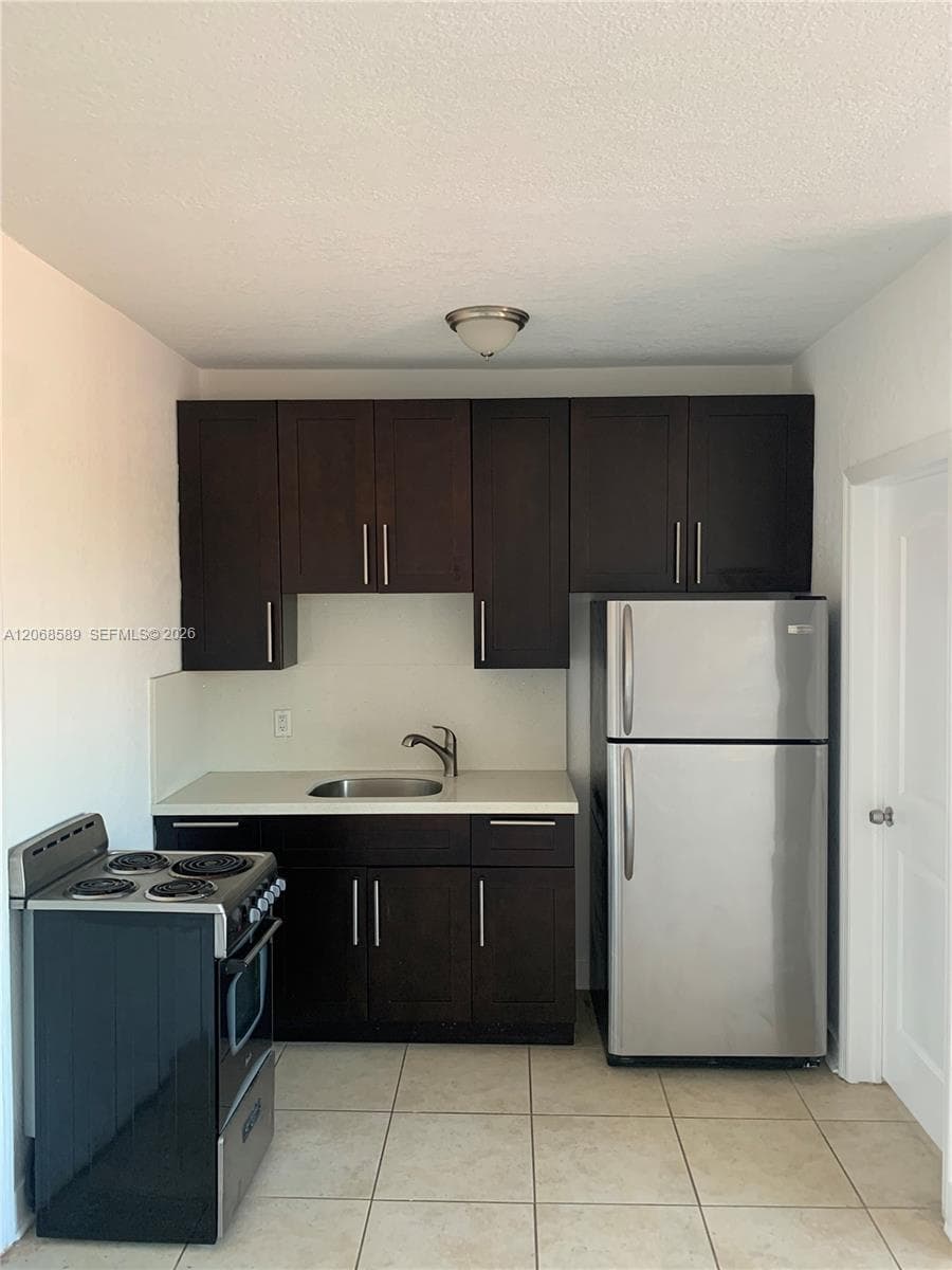 712 SW 56 AV # 8B, Coral Gables, FL 33134 photo 3