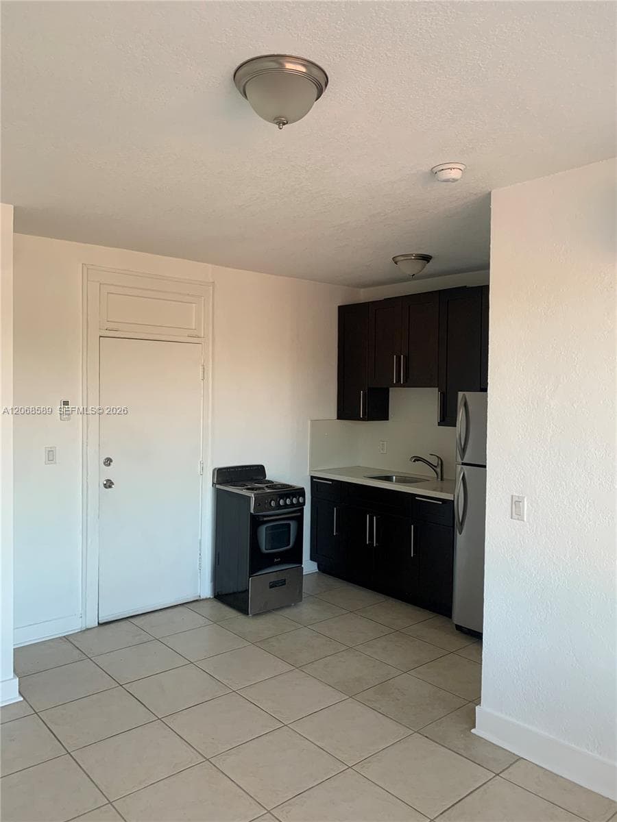 712 SW 56 AV # 8B, Coral Gables, FL 33134 photo 5