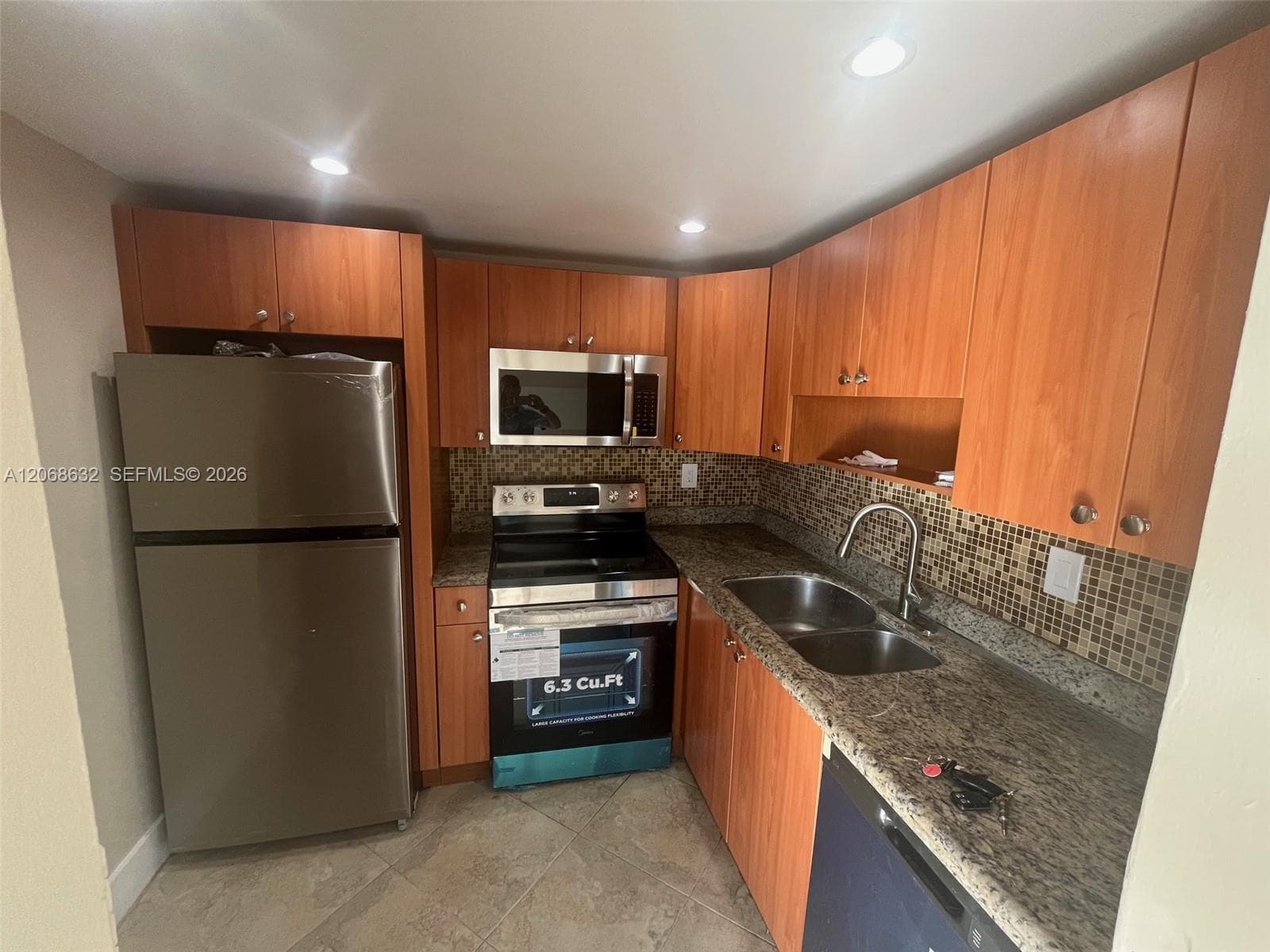 498 NW 165th St # D-501, Miami FL 33169 photo 2