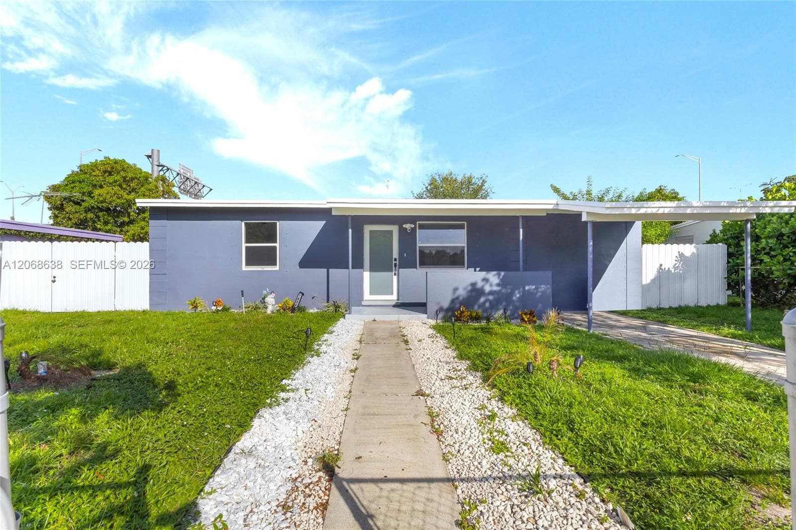 1854 Lauderdale Manor Dr, Fort Lauderdale FL 33311