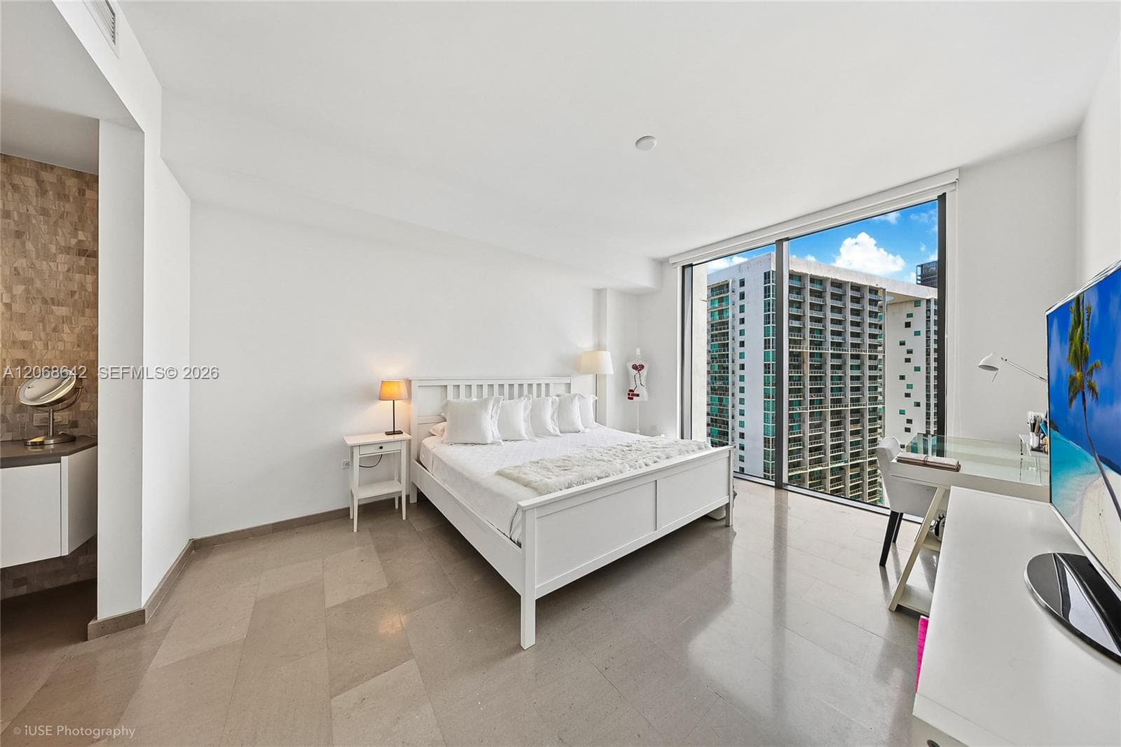 68 SE 6th St # 2909, Miami FL 33131 photo 5