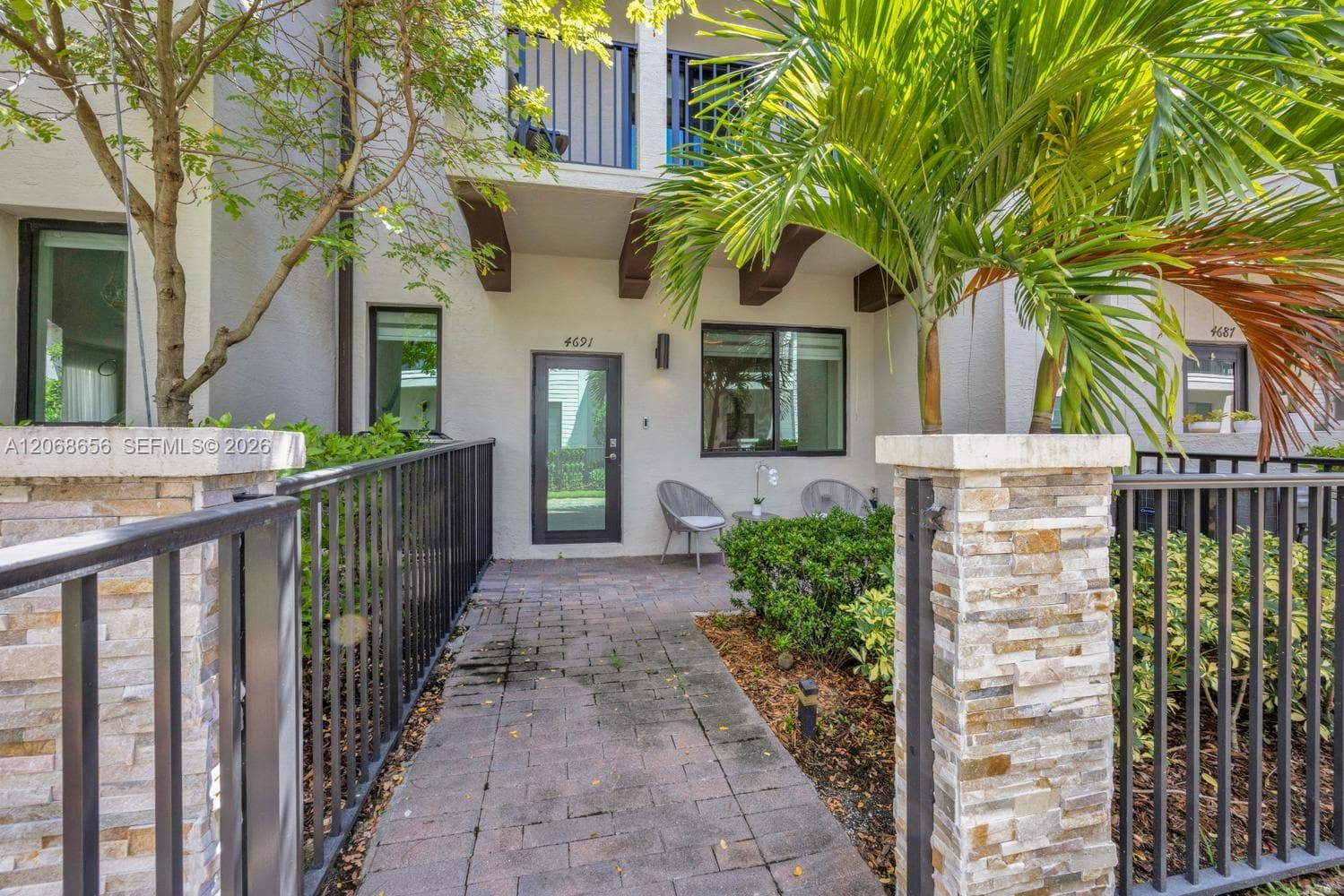 4691 NW 83rd Pkwy, Doral FL 33166 photo 2