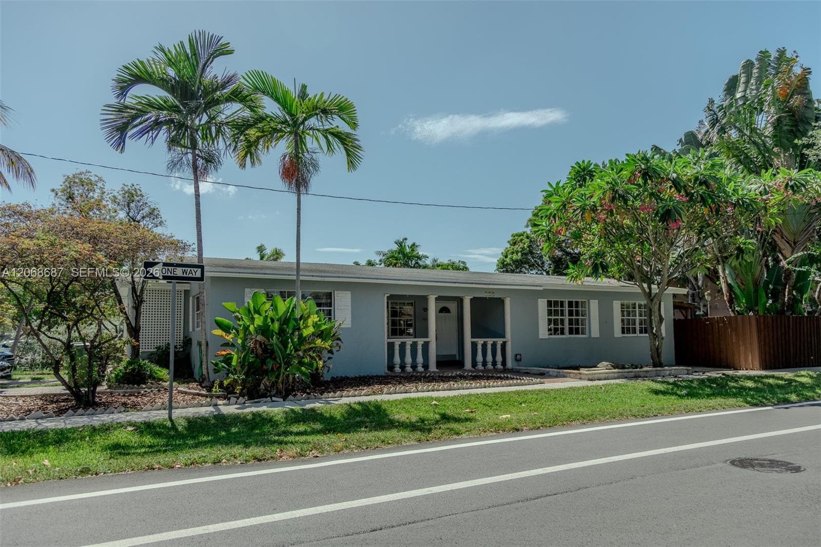 729 NE 2nd Ct # 729, Hallandale Beach FL 33009 photo 2