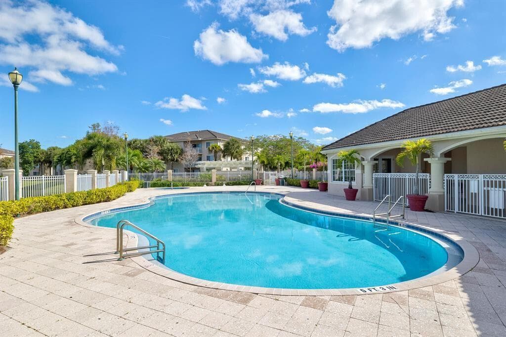 5021 N WILES Road # 205, Coconut Creek FL 33073 photo 3