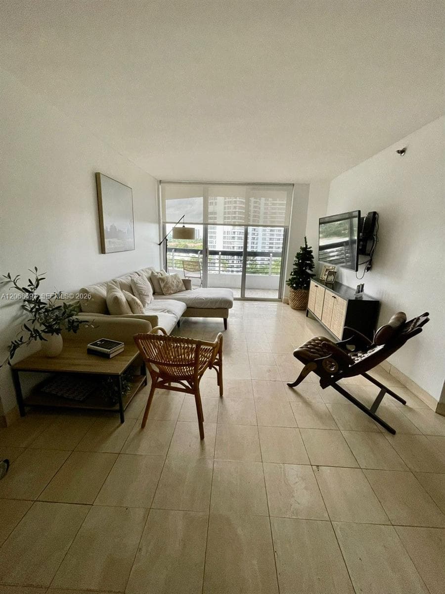 3600 Mystic Pointe dr # 1010, Aventura FL 33180 photo 3