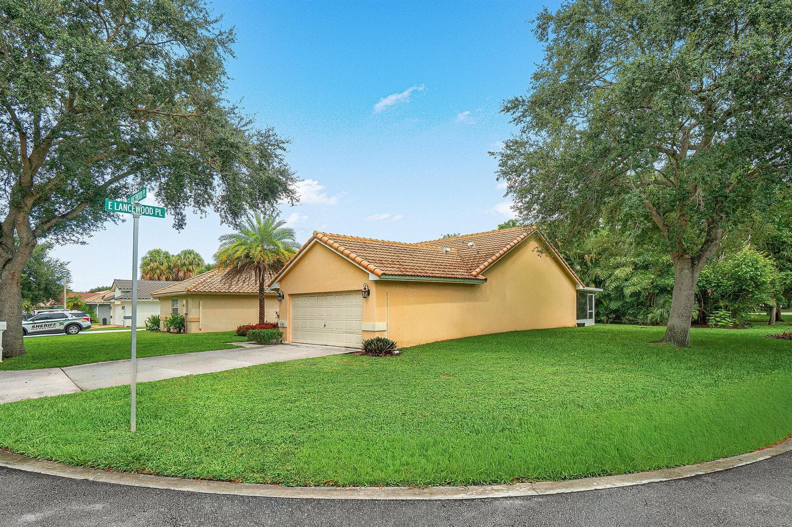 3703 S LANCEWOOD Place, Delray Beach FL 33445 photo 2