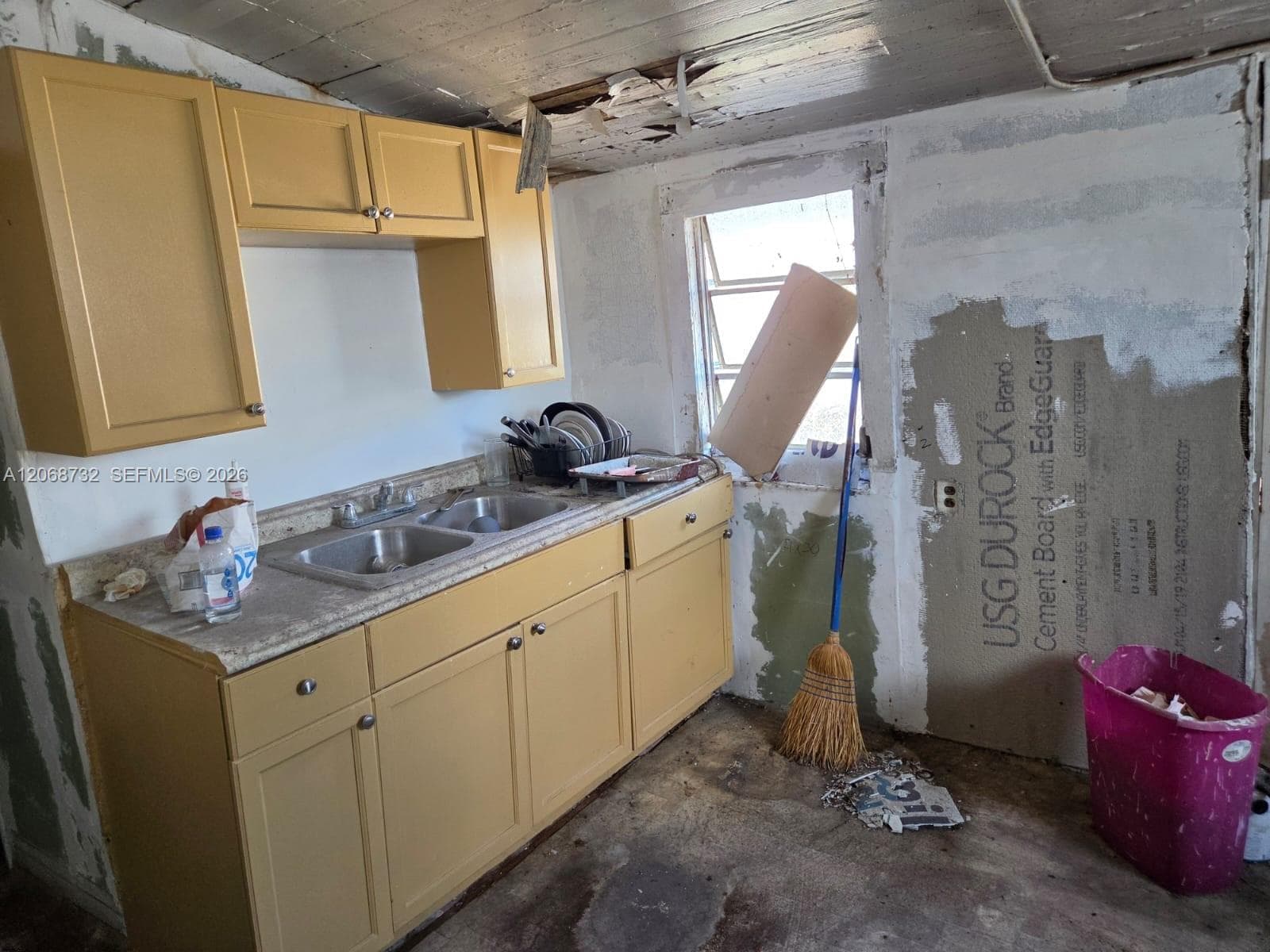 3168 NW 66th St, Miami FL 33147 photo 2