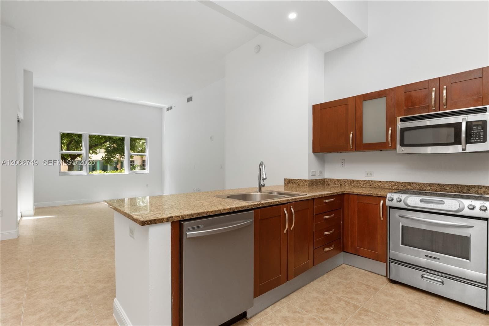 19900 E Country Club Dr # 104, Aventura FL 33180 photo 2
