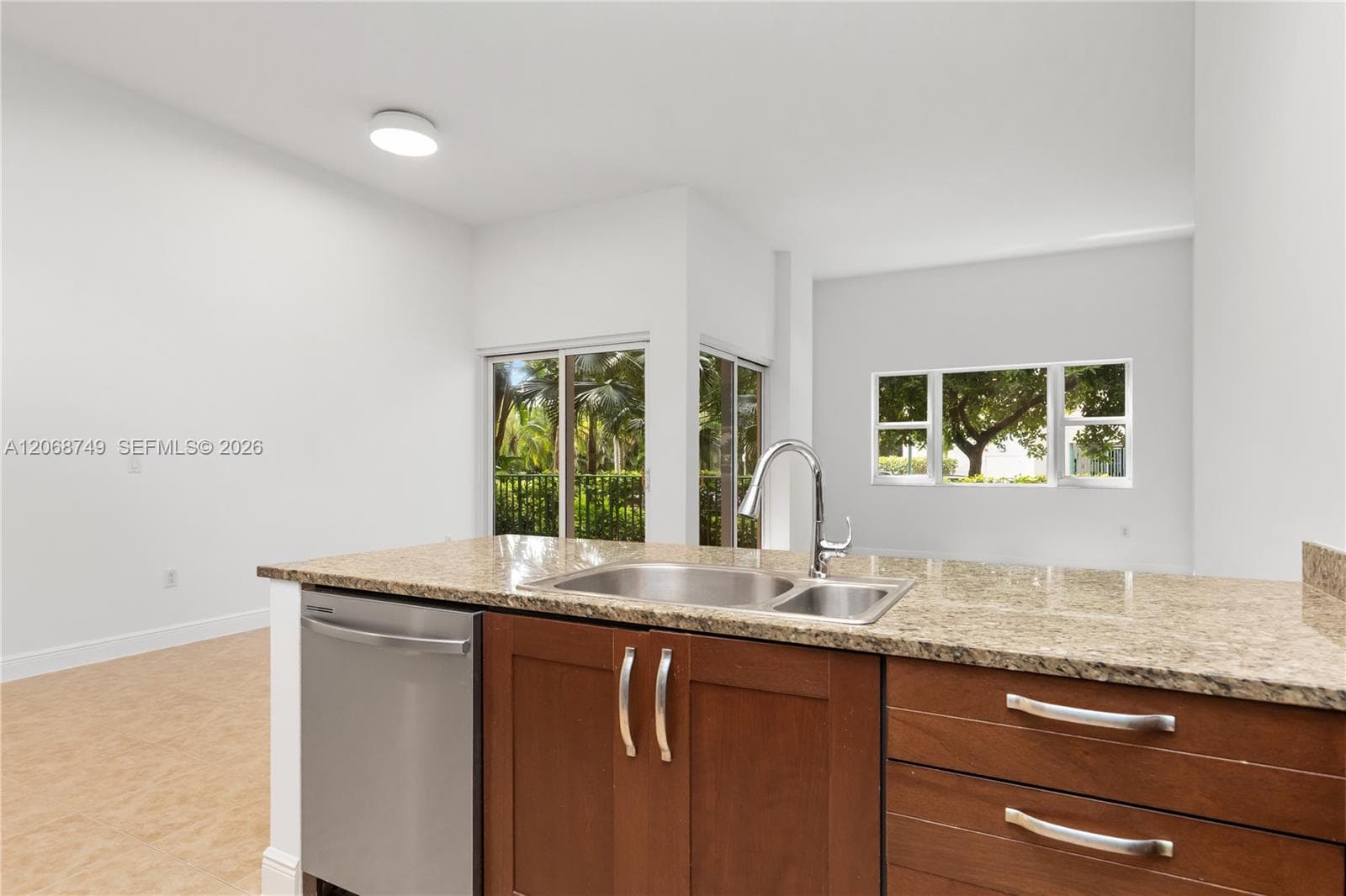19900 E Country Club Dr # 104, Aventura FL 33180 photo 3