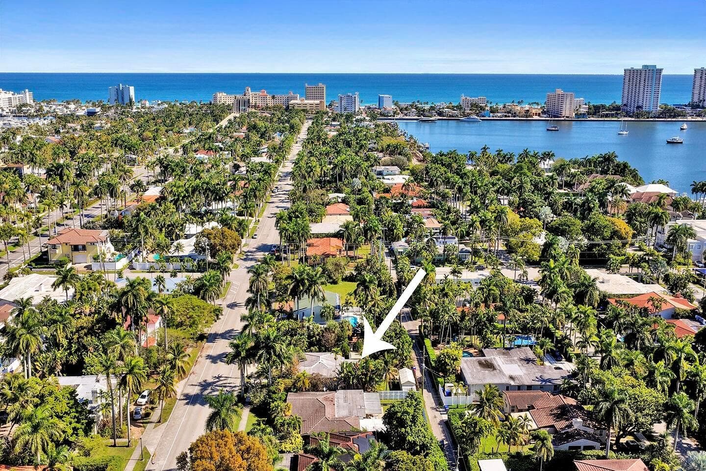1016 Harrison Street, Hollywood FL 33019 photo 2