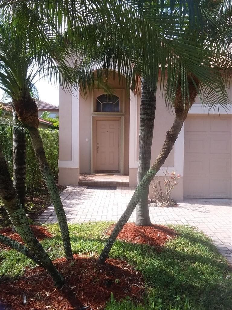 19250 NW 12TH Manor, Pembroke Pines FL 33029 photo 2