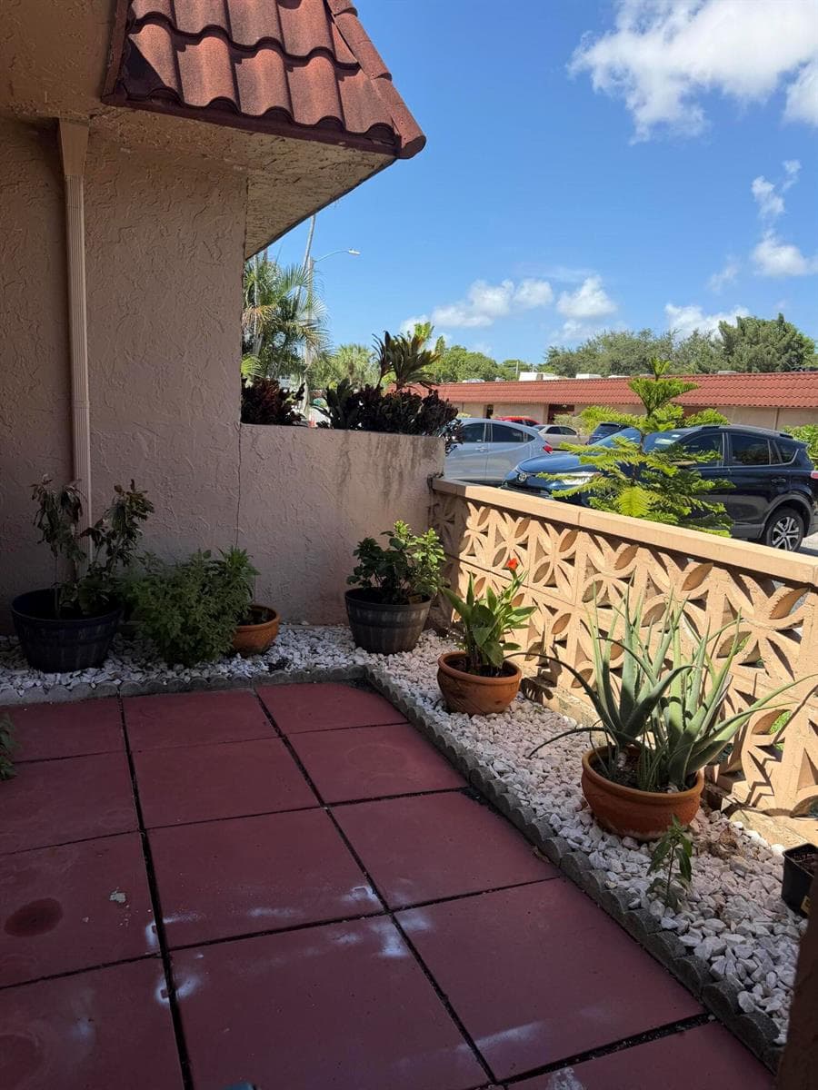 2329 SW 81st Terrace, North Lauderdale FL 33068 photo 3