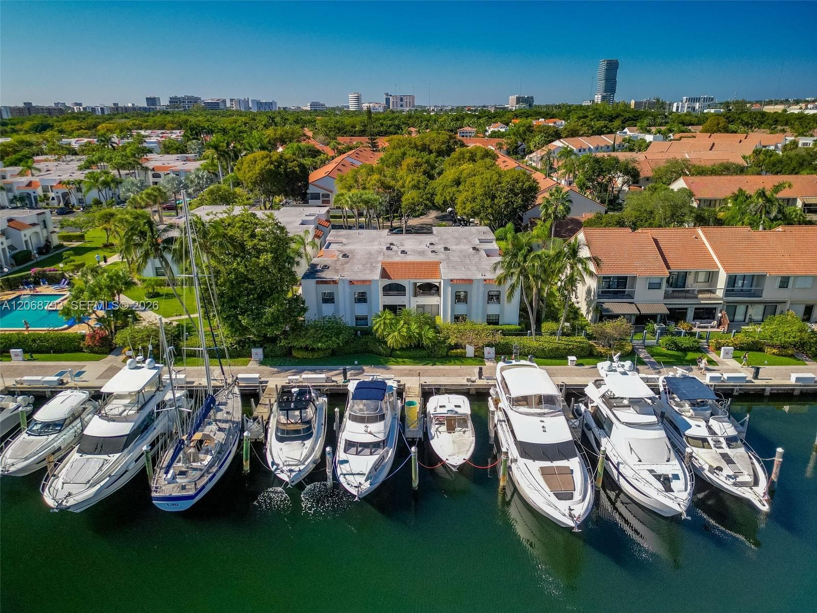 3549 Magellan Cir # 418, Aventura FL 33180