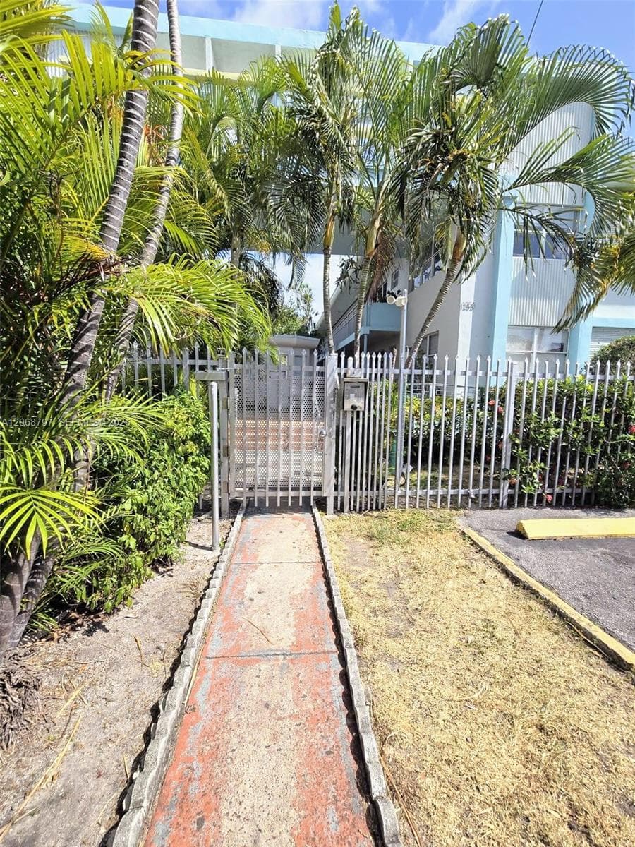 1255 Marseille # 21, Miami Beach FL 33141 photo 5