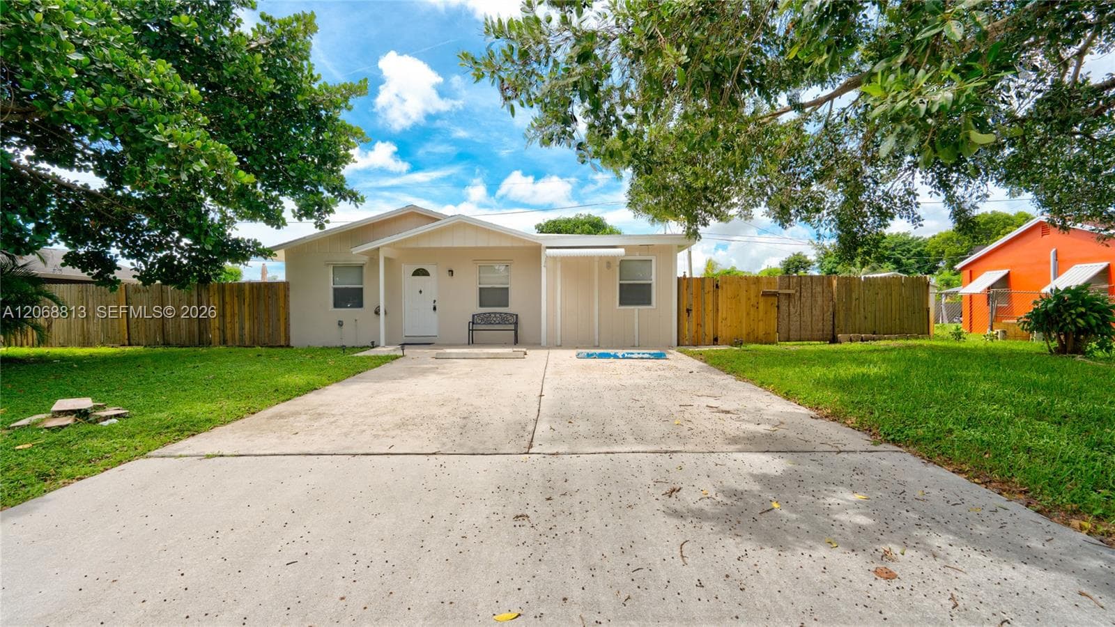 3344 Plaza Pl, Lake Worth FL 33462 photo 2